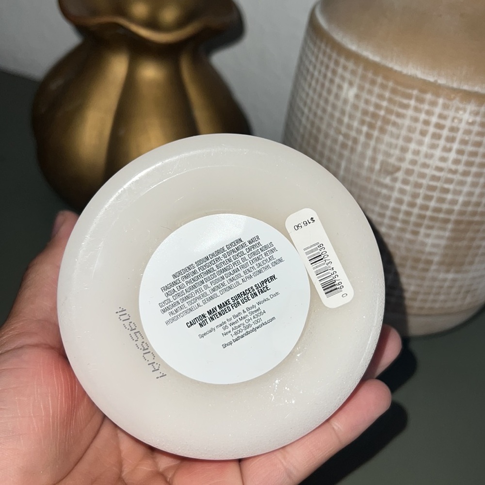 bath & body works aromatherapy guava + orange sea salt body scrub - Picture 3 of 4